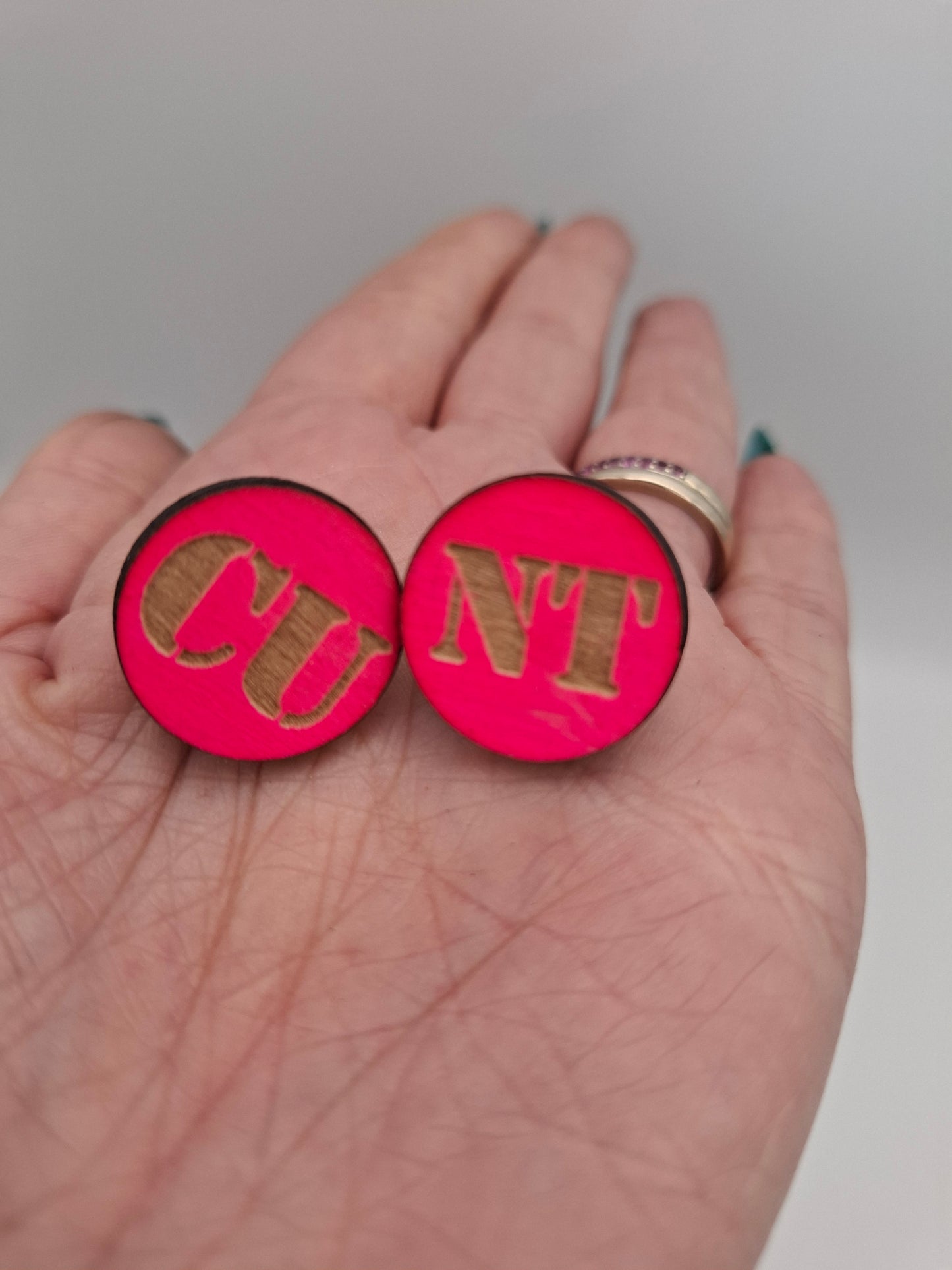 CU Stud Earring Hot Pink
